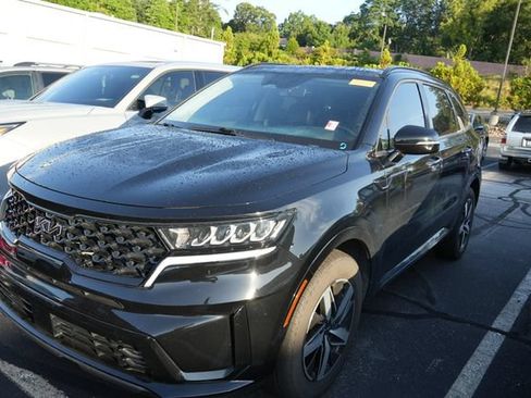 Used 2022 Kia Sorento EX w/ Panoramic Sunroof Package FWD image 6