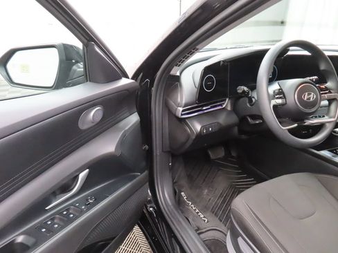 Used 2024 Hyundai Elantra SEL FWD image 45