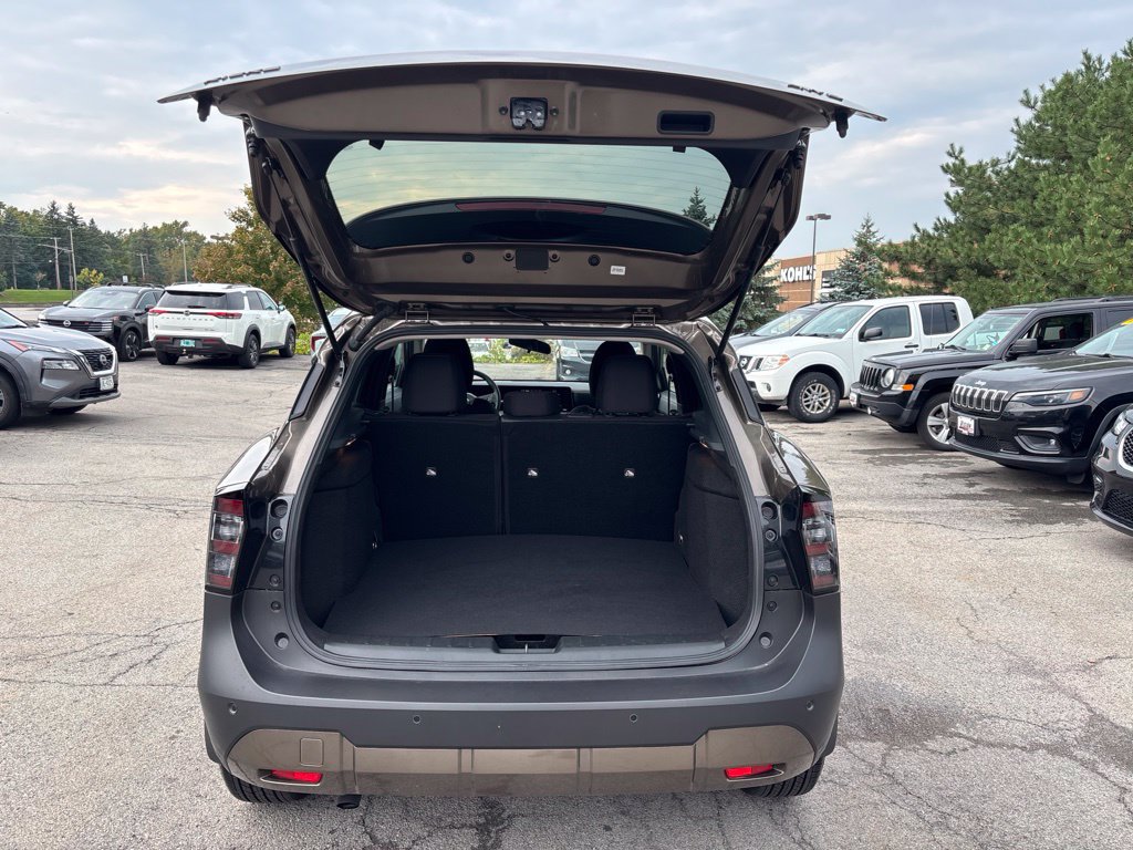 Certified 2026 Nissan Kicks SV w/ SV Premium Package AWD/4WD image 7
