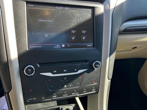 Used 2013 Ford Fusion SE image 26