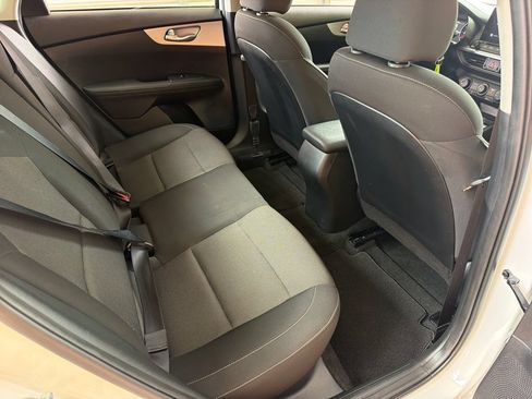 Used 2024 Kia Forte LXS w/ LXS Technology Package FWD image 28