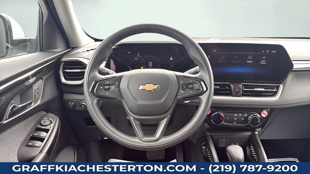 Used 2025 Chevrolet TrailBlazer LT AWD/4WD image 20