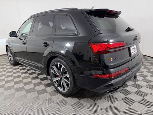 Used 2023 Audi SQ7 Prestige w/ Prestige Package AWD/4WD image 3