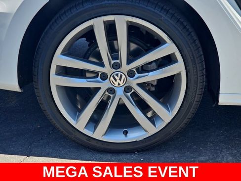 Used 2017 Volkswagen Passat 1.8T R-Line w/ R-Line Lighting Package FWD image 37