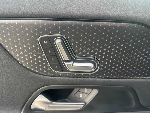 Certified 2025 Mercedes-Benz GLA 250 image 13