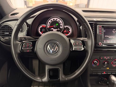 Used 2018 Volkswagen Beetle S image 17