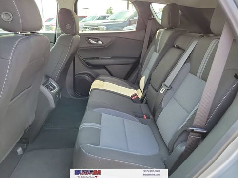 Used 2025 Chevrolet Blazer LT AWD/4WD image 12