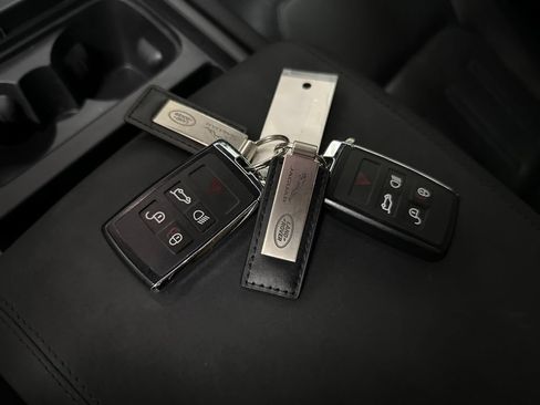 Used 2022 Land Rover Defender 110 X-Dynamic SE AWD/4WD image 42