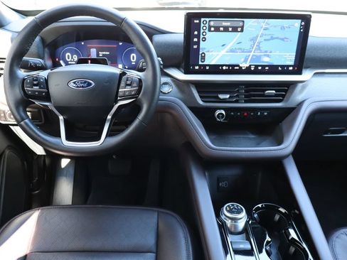 Used 2026 Ford Explorer Platinum AWD/4WD image 5