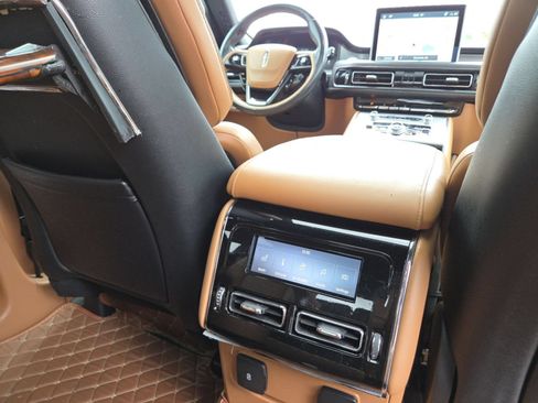 Used 2023 Lincoln Aviator Black Label AWD/4WD image 27