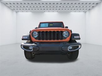 New 2025 Jeep Gladiator Sport video 2