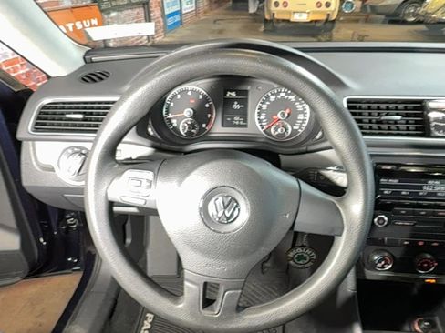 Used 2015 Volkswagen Passat 1.8T S image 18