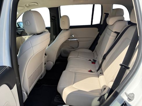 Used 2021 Mercedes-Benz GLB 250 image 16