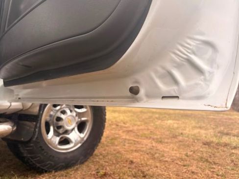 Used 2006 Chevrolet Silverado 2500 LT AWD/4WD image 26