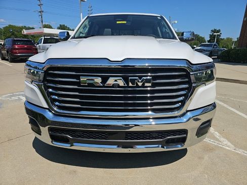 Used 2025 RAM 1500 Laramie AWD/4WD image 7