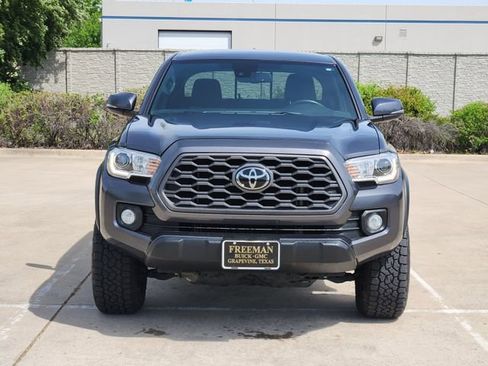 Used 2022 Toyota Tacoma TRD Off-Road w/ Technology Package AWD/4WD image 2