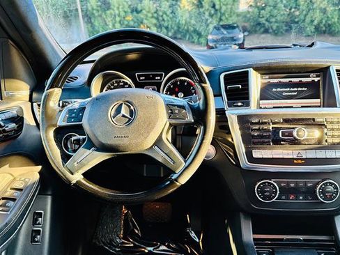 Used 2014 Mercedes-Benz GL 550 4MATIC image 38