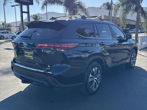 Used 2023 Toyota Highlander L image 3