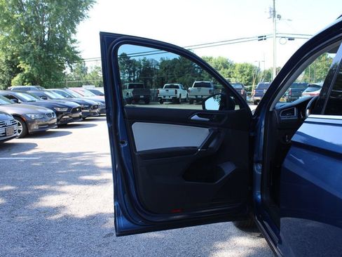 Used 2018 Volkswagen Tiguan SE FWD image 12