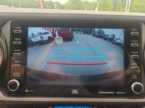 Used 2022 Toyota Tacoma TRD Sport w/ TRD Premium Sport Package AWD/4WD image 18