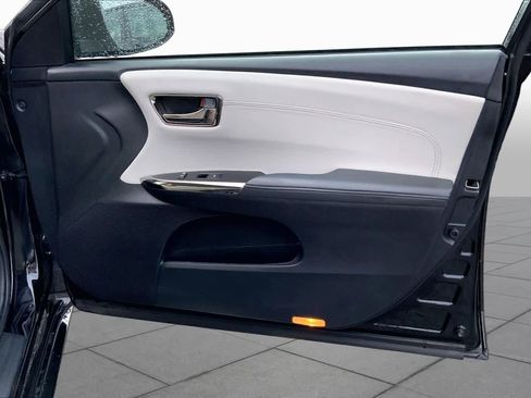 Used 2016 Toyota Avalon XLE FWD image 22