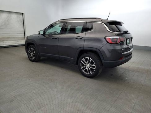 Used 2017 Jeep Compass Latitude w/ Popular Equipment Group AWD/4WD image 3