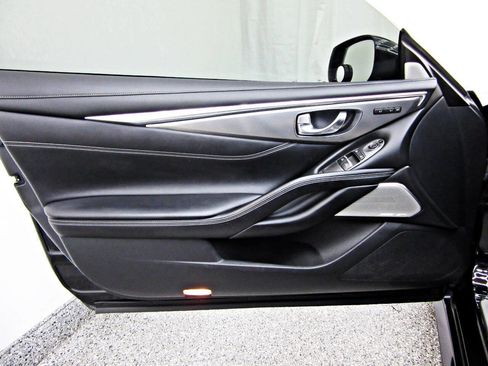 Used 2017 INFINITI Q60 2.0t w/ Premium Plus Package 2.0T image 7