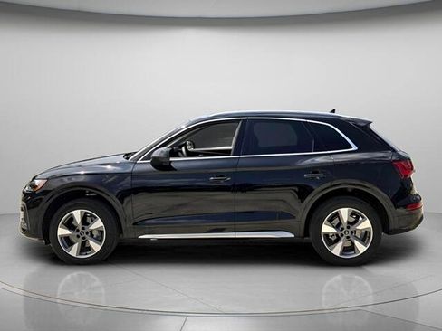 Used 2023 Audi Q5 2.0T Premium w/ Convenience Package AWD/4WD image 3