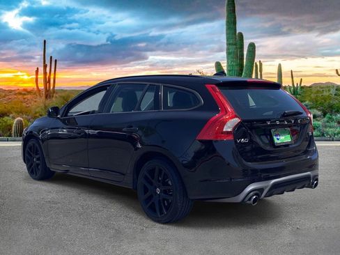 Used 2018 Volvo V60 T5 Dynamic w/ Vision Package FWD image 6