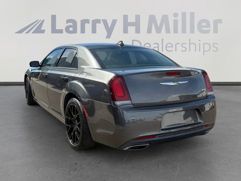 Used 2018 Chrysler 300 Touring w/ Sport Appearance Package image 3