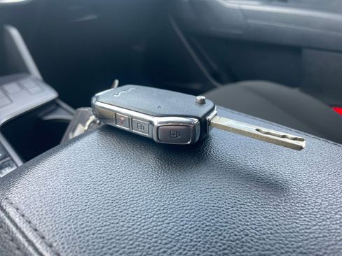 Used 2025 Kia Sportage LX image 21