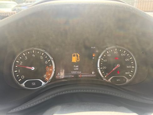 Used 2017 Jeep Renegade Trailhawk AWD/4WD image 9