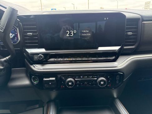 Used 2024 Chevrolet Silverado 2500 High Country w/ Technology Package image 18