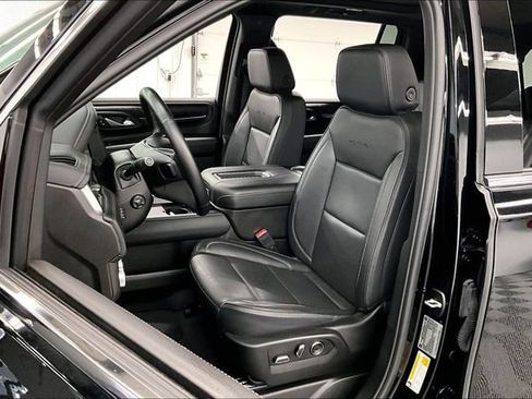 Used 2024 GMC Yukon XL Denali AWD/4WD image 24
