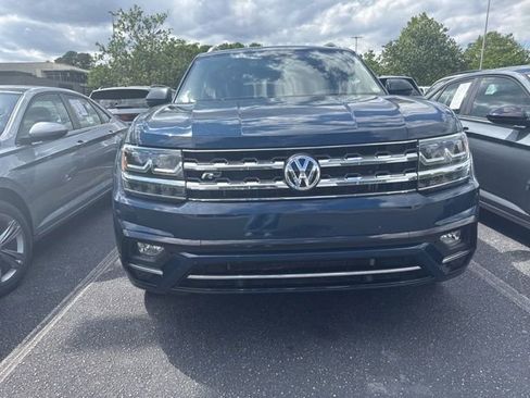 Used 2018 Volkswagen Atlas SEL w/ R-Line Package FWD image 2