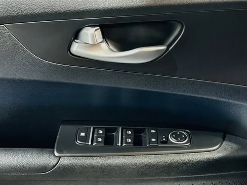 Used 2024 Kia Forte LXS FWD image 13