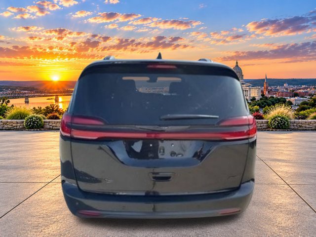 New 2026 Chrysler Pacifica Select w/ S Appearance Package AWD/4WD image 11