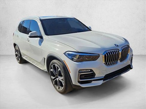Used 2020 BMW X5 xDrive40i w/ Premium Package image 3