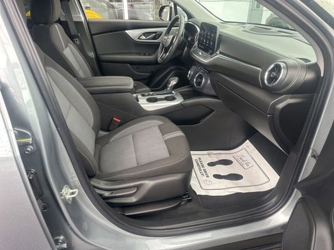 Used 2025 Chevrolet Blazer LT FWD image 8