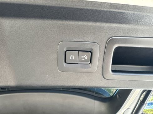 Used 2021 MAZDA CX-30 FWD 2.5 S w/ Premium Package image 19