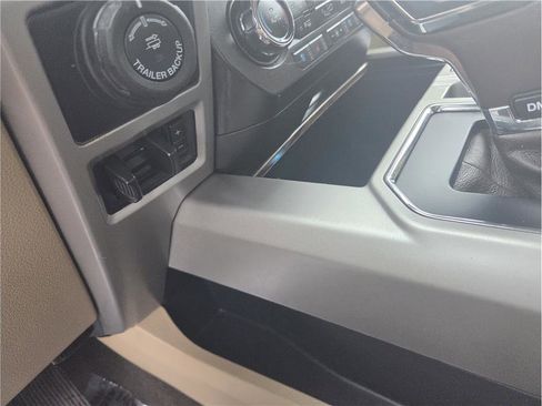 Used 2020 Ford F150 Lariat w/ Equipment Group 501A Mid image 22