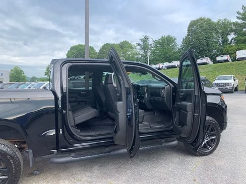 Used 2025 Chevrolet Silverado 1500 Custom Trail Boss AWD/4WD image 11