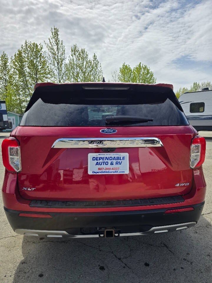 Used 2021 Ford Explorer XLT w/ Equipment Group 202A AWD/4WD image 8