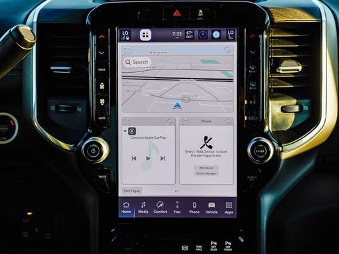 Used 2026 RAM 2500 Laramie AWD/4WD image 17