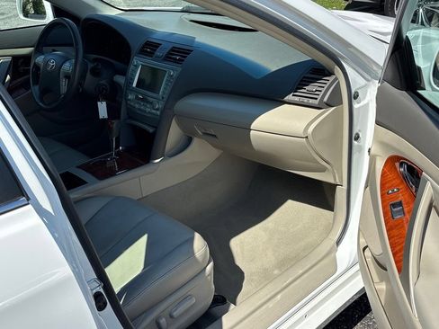 Used 2009 Toyota Camry XLE FWD image 30