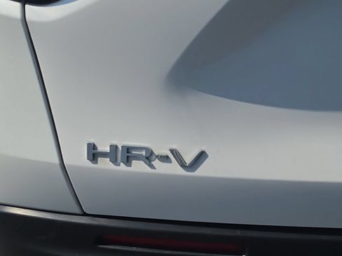 Used 2025 Honda HR-V LX image 7
