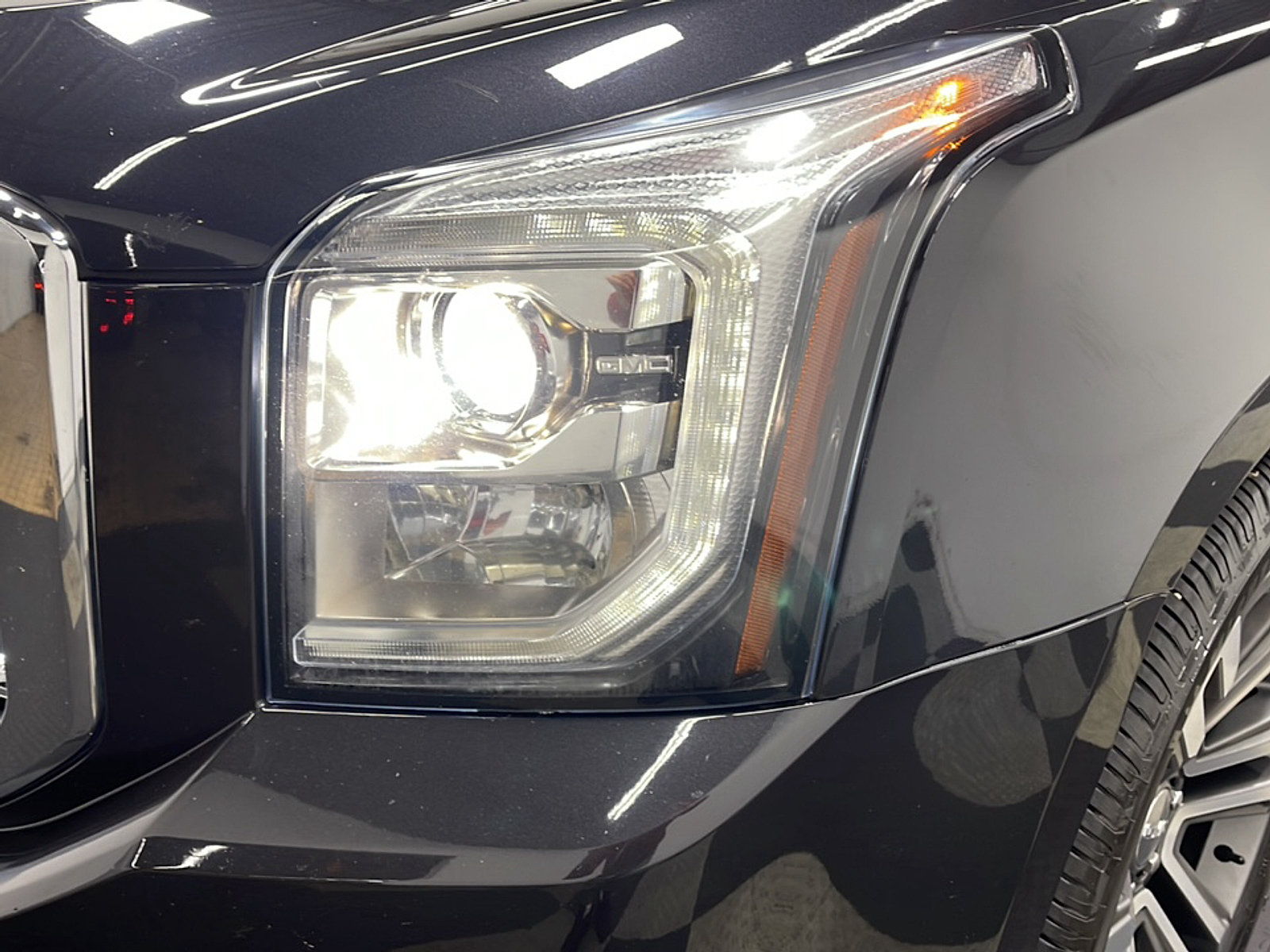 Used 2020 GMC Yukon Denali w/ Denali Premium Package AWD/4WD image 27