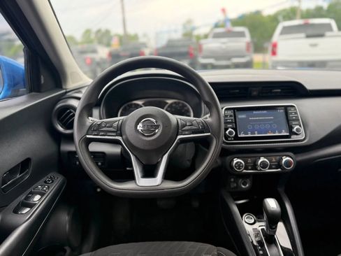 Used 2021 Nissan Kicks S image 17