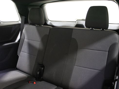 Used 2023 Chevrolet Traverse LT image 28