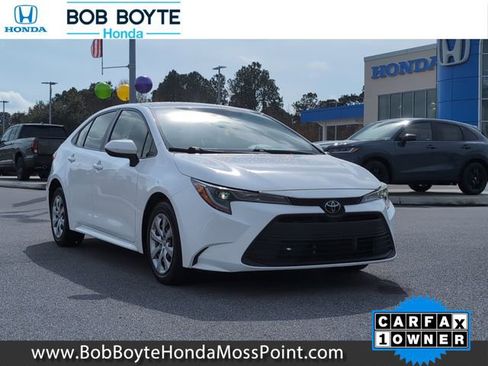 Used 2023 Toyota Corolla LE image 1